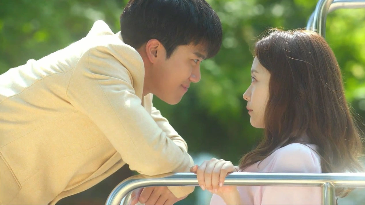 Ha Seok-Jin and Jeon So-Min in Something About One Percent